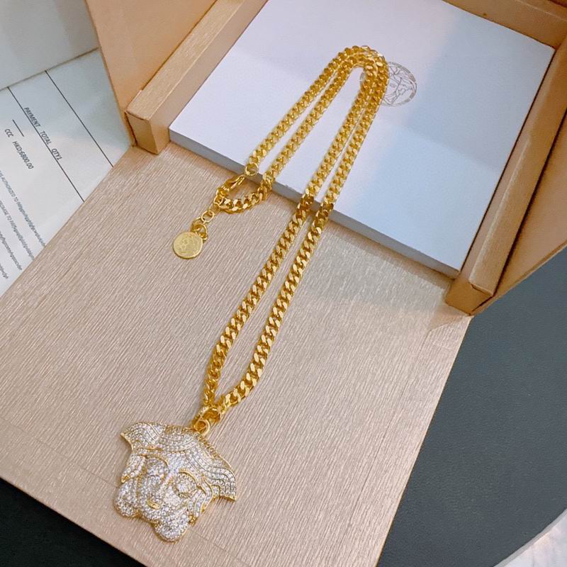 Versace necklace lyx256
